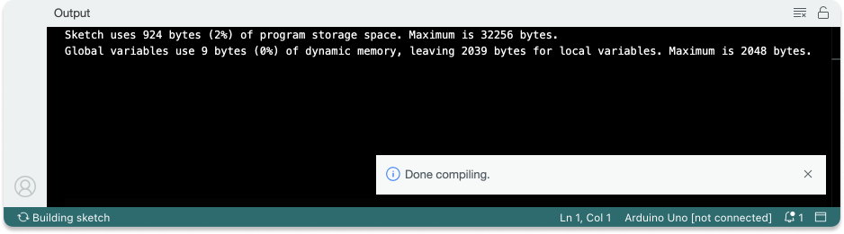 IDE 2 with a message about sketch storage space and dynamic memory usage printed on the console